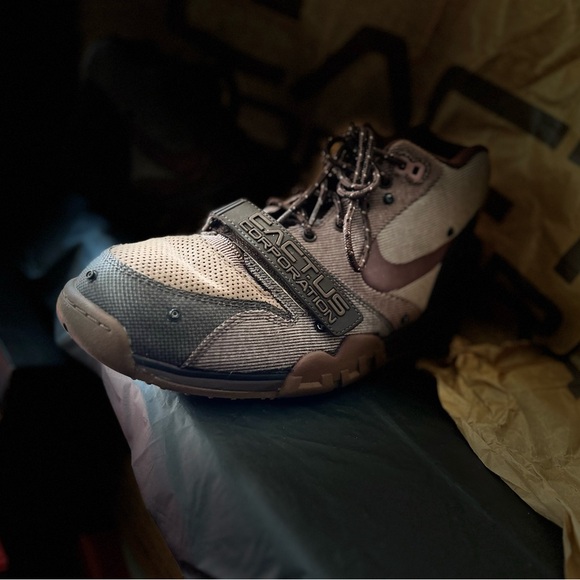 Men’s cactus jack Nike with box. - Picture 7 of 10